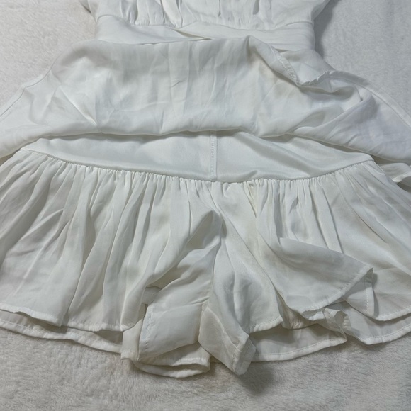 NWT Miami Francesca’s White Satin Tiered Puff Sleeve Romper - Picture 5 of 16